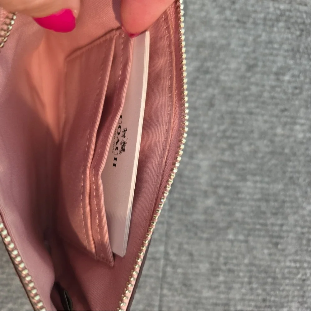 NWOT Coach Corner Zip Wristlet Crossgrain Leather in Light Blush Pink MSRP: $78